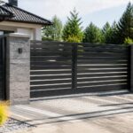 Zäune und Tore aus Polen: Was Hausbesitzer vor dem Kauf wissen sollten